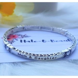 LAST ONE!! Mom & Daughter stretch bracelet